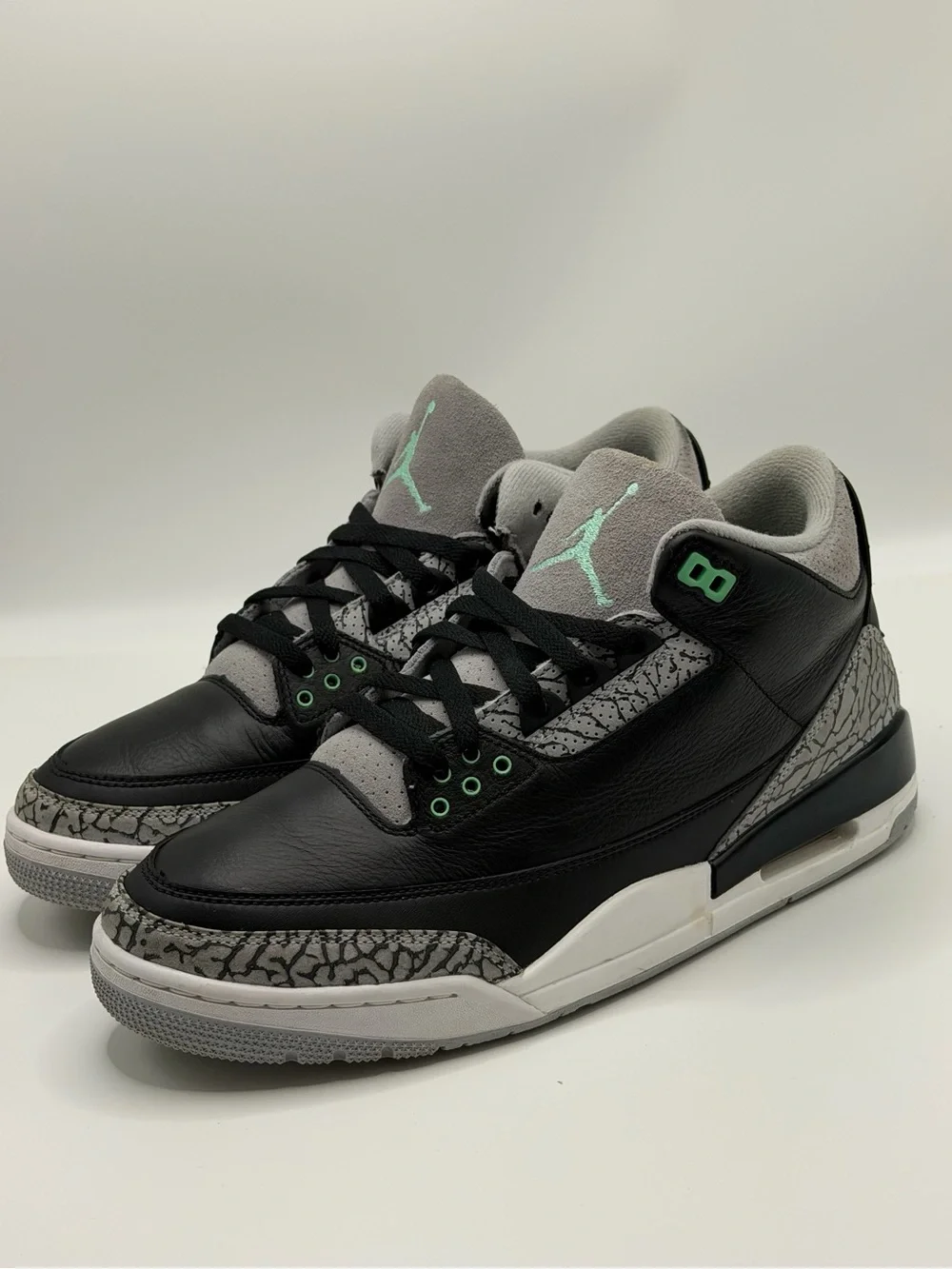 Air Jordan 3 Retro Green Glow Black Cement Men’s Size 10.5